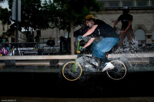 Petit splash grind lors de la semaine du BMX a Troyes en 2010